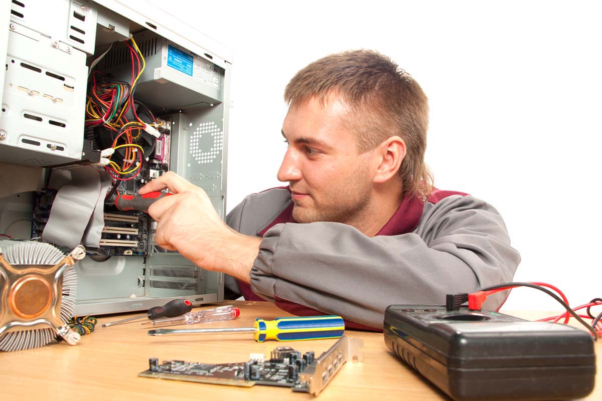 Мастер по ремонту компьютеров в Первоуральске